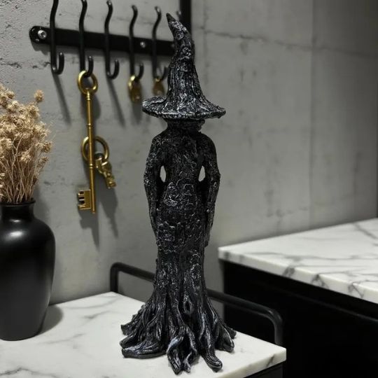 SchattenHexe Statue