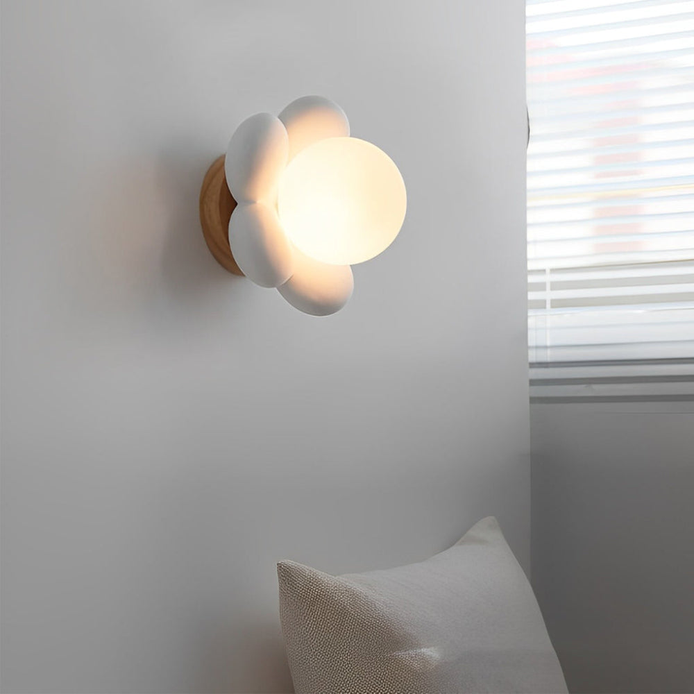 FloraLux – Moderne Blumen-Wandleuchte LED cremefarben fürs Wohnzimmer