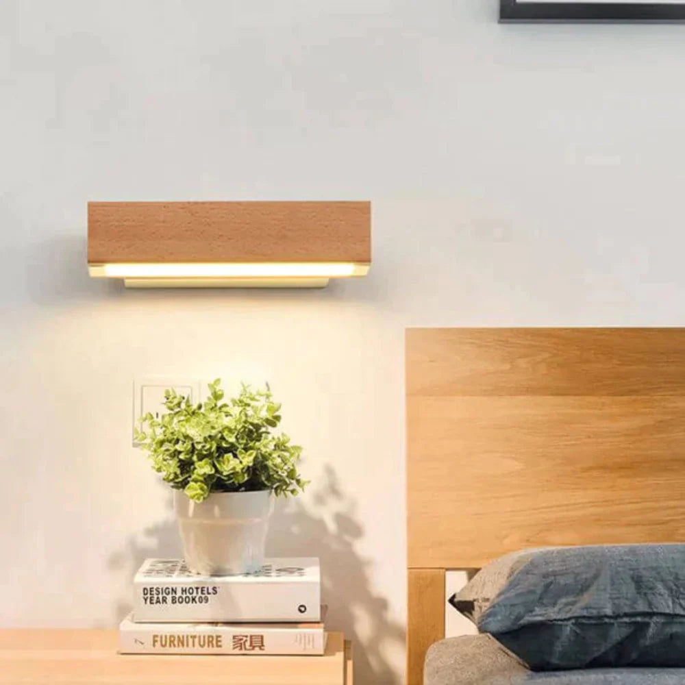 Moderne LED-Wandlampe mit drehbarem Holzdesign – Energiesparend und verstellbar